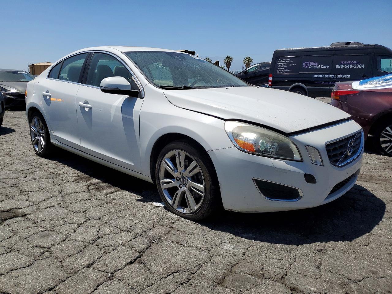 2011 VOLVO S60
