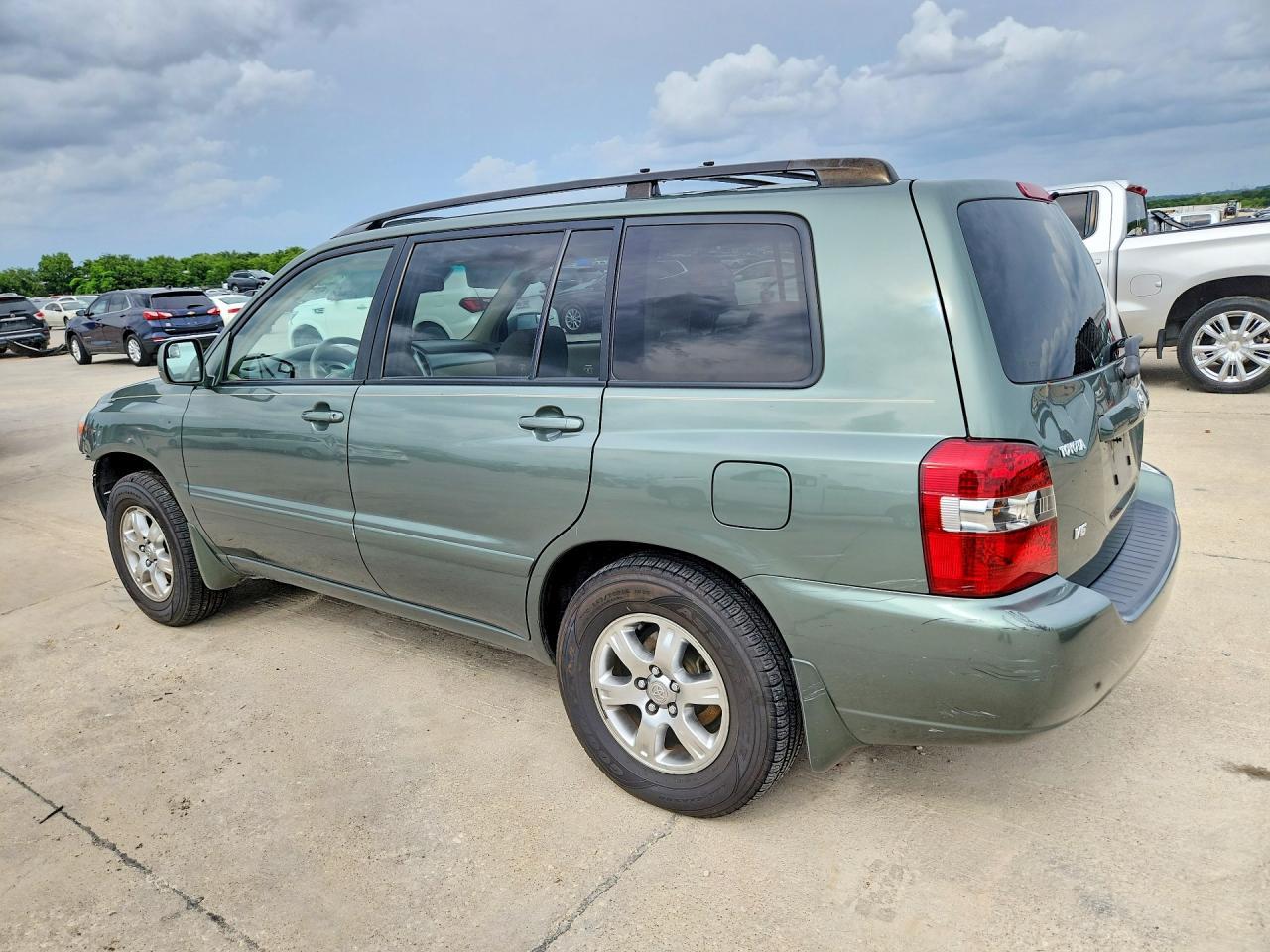 2004 TOYOTA HIGHLANDER