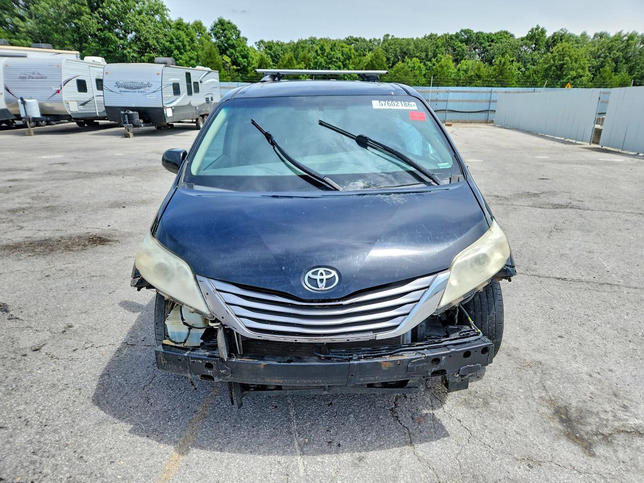 2017 TOYOTA SIENNA