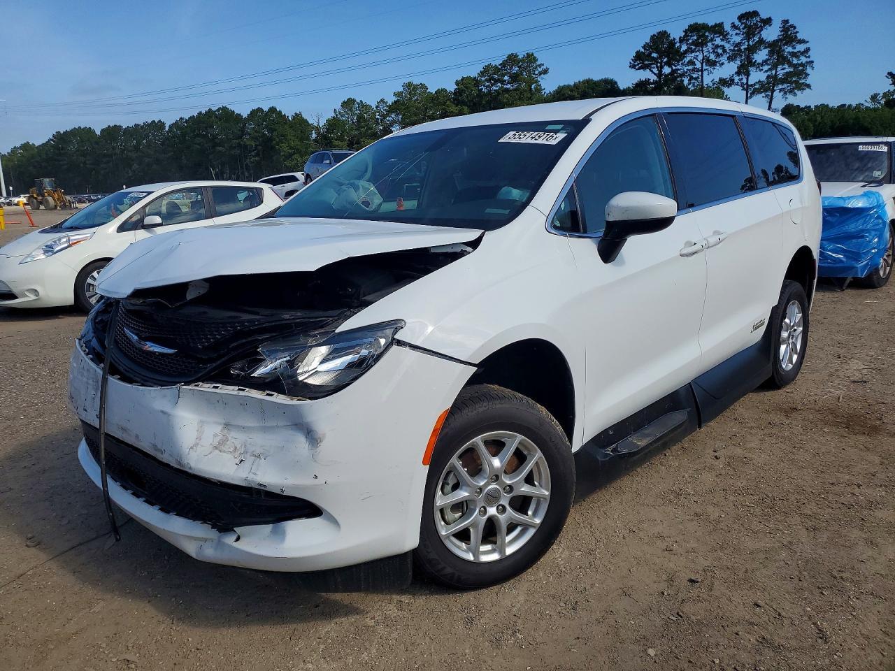 2022 CHRYSLER Voyager