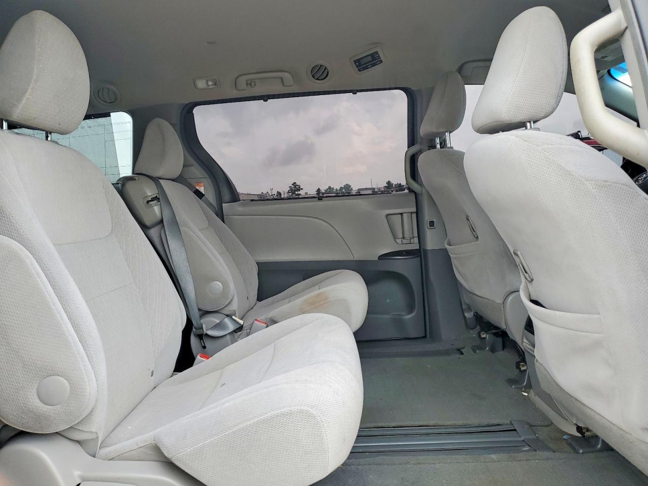 2015 TOYOTA SIENNA