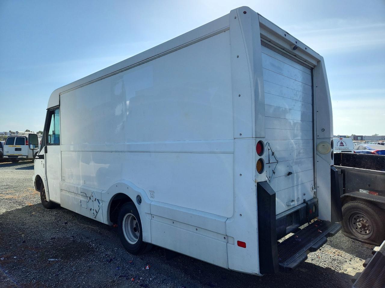 2016 ISUZU NPR