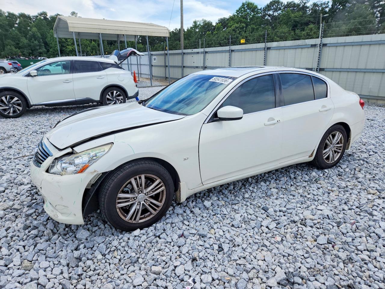 2015 INFINITI Q40