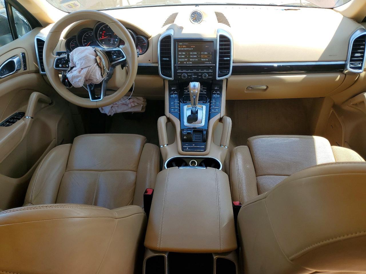 2016 PORSCHE CAYENNE