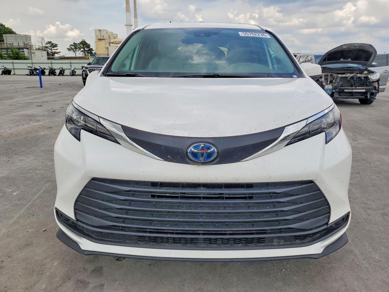 2025 TOYOTA SIENNA