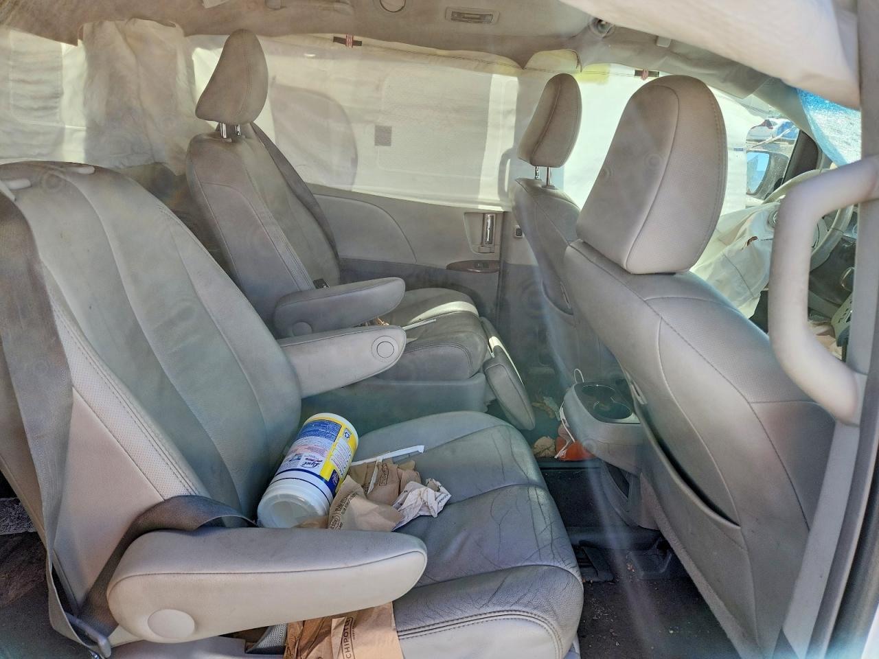 2013 TOYOTA SIENNA