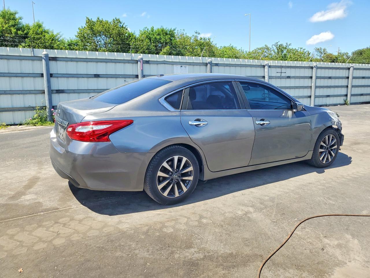 2017 NISSAN ALTIMA