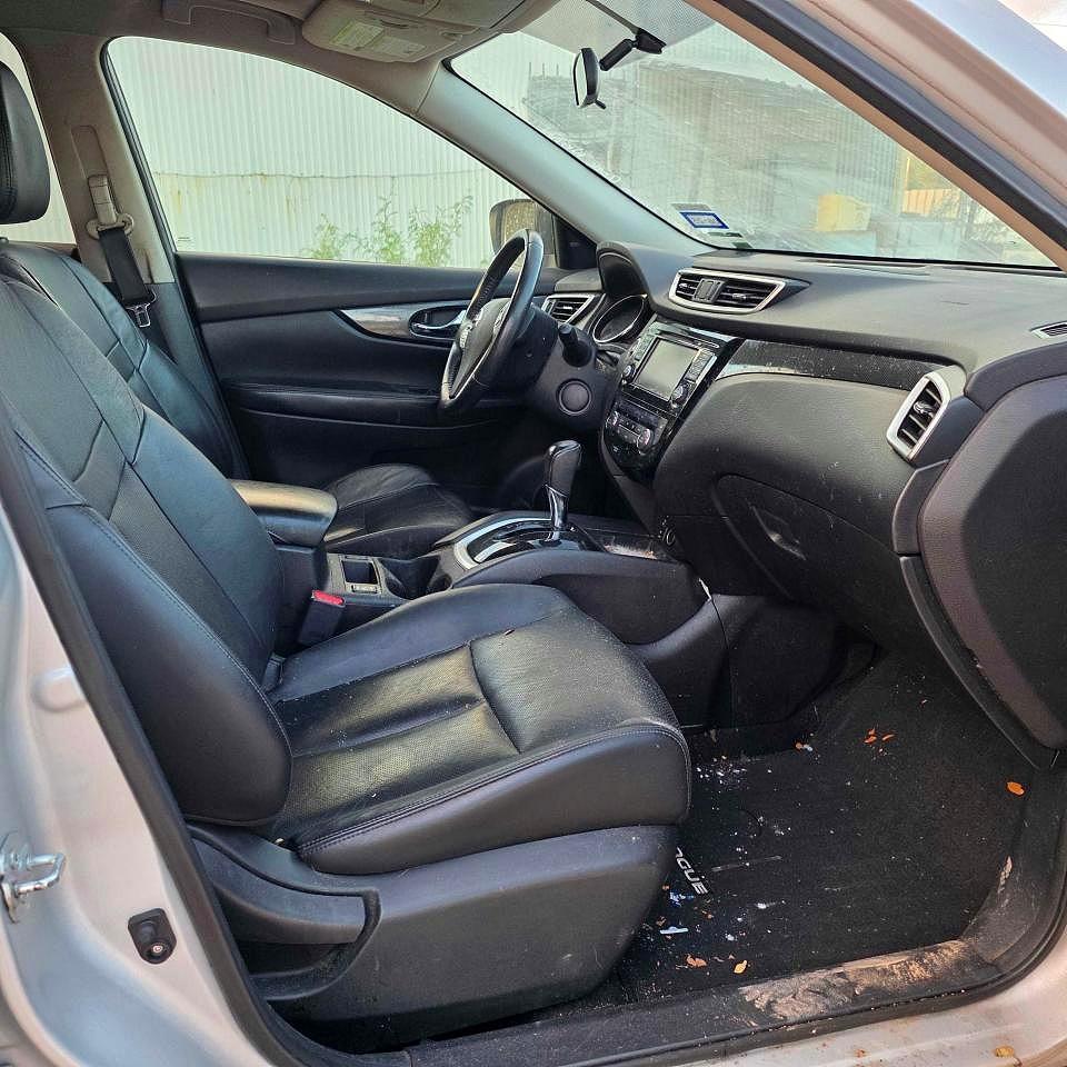 2015 NISSAN ROGUE