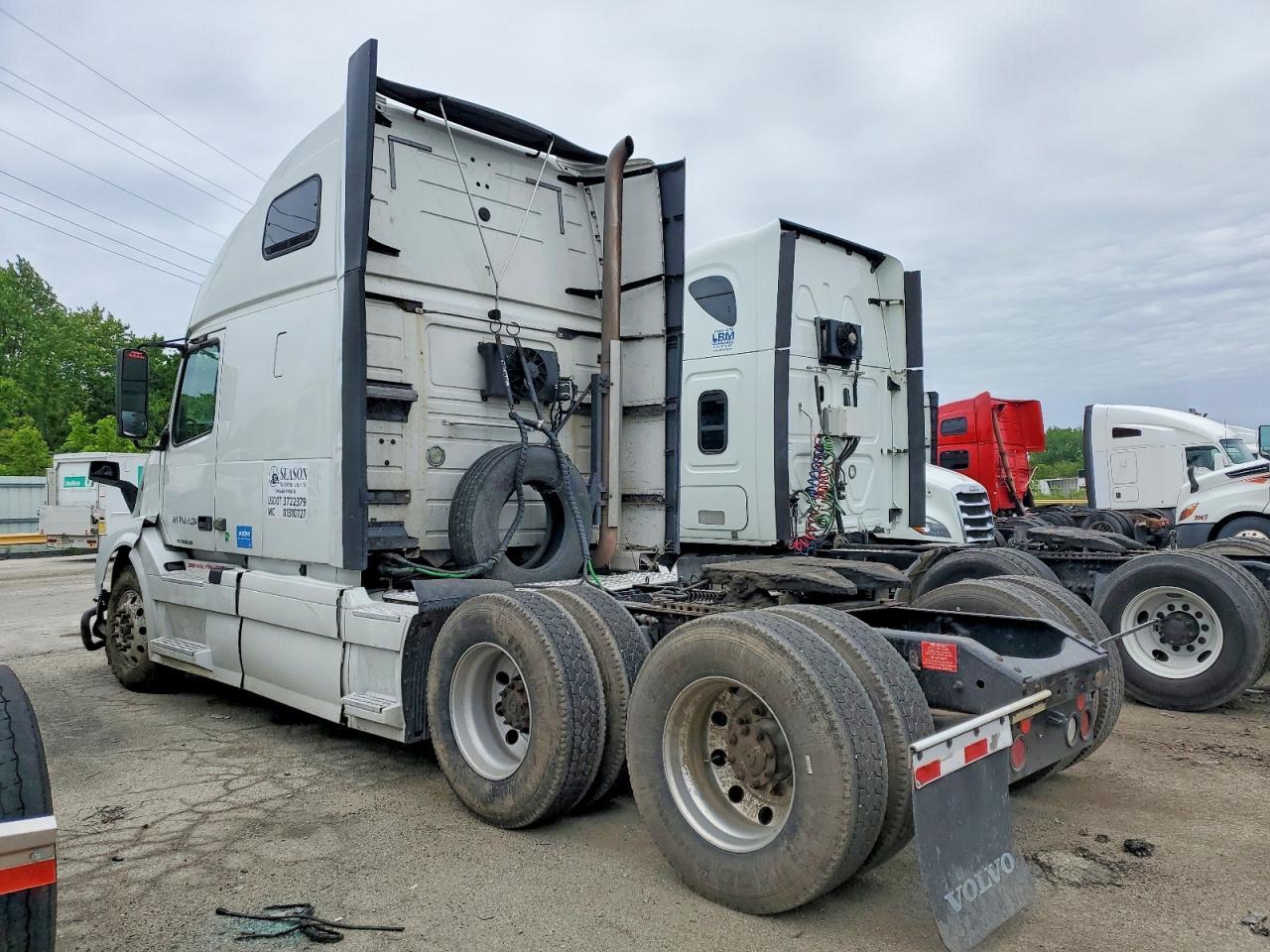 2015 VOLVO VNL