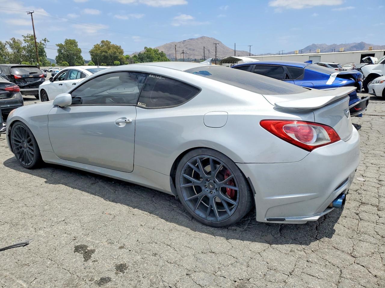 2010 HYUNDAI GENESIS