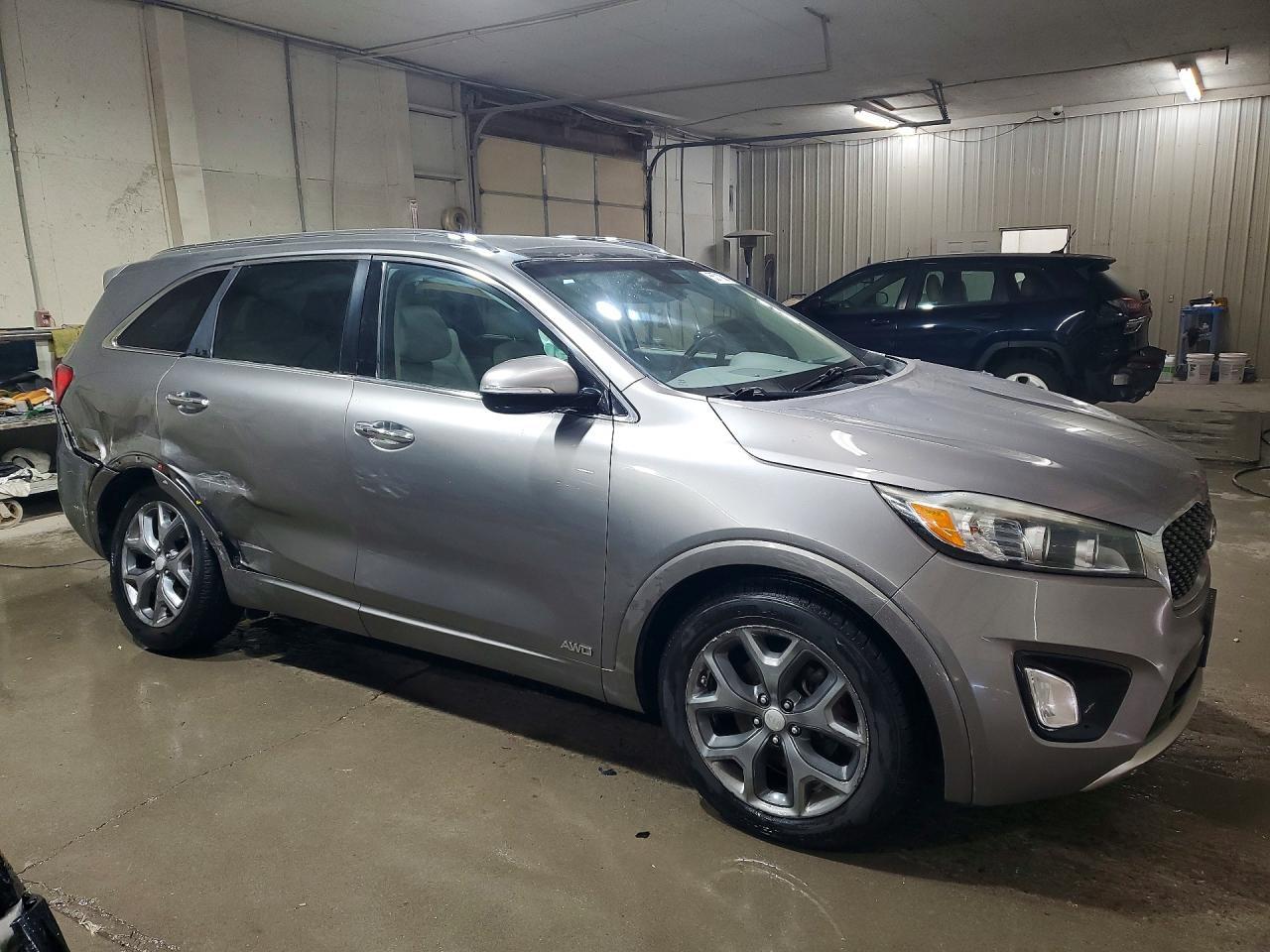 2016 KIA SORENTO