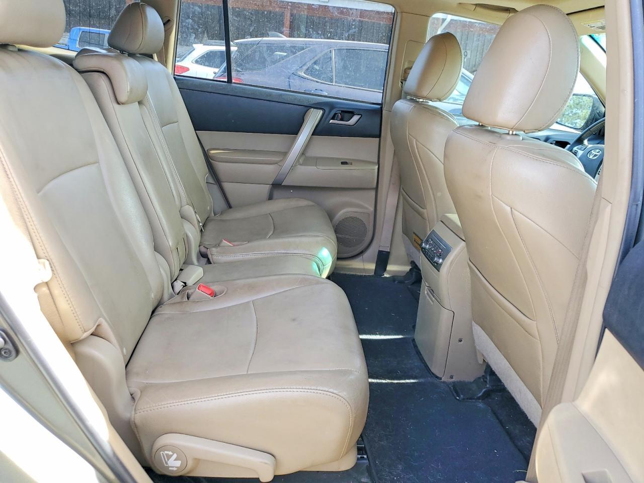 2012 TOYOTA HIGHLANDER