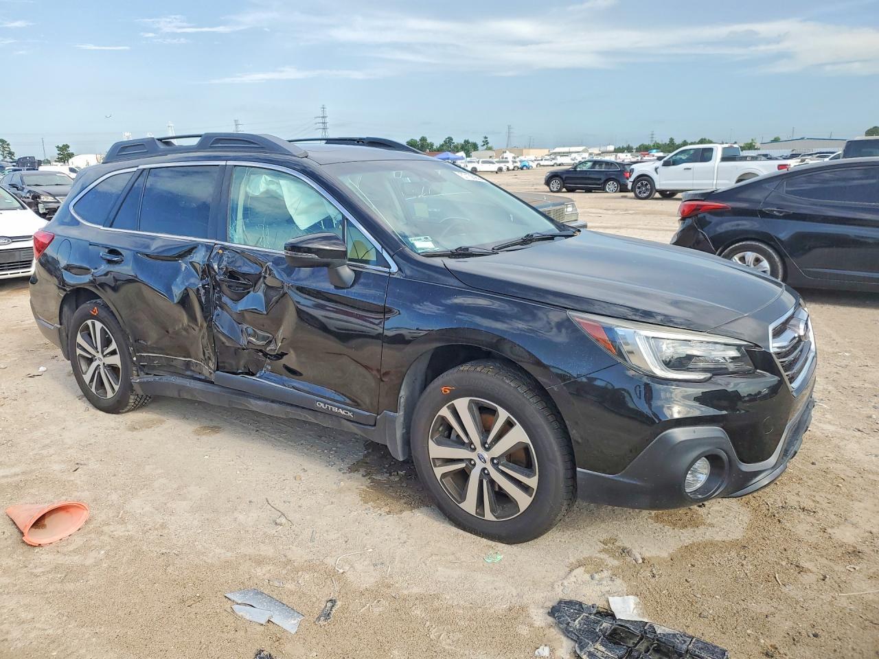 2018 SUBARU Outback