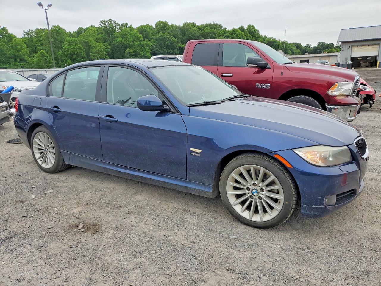 2011 BMW 3 SERIES