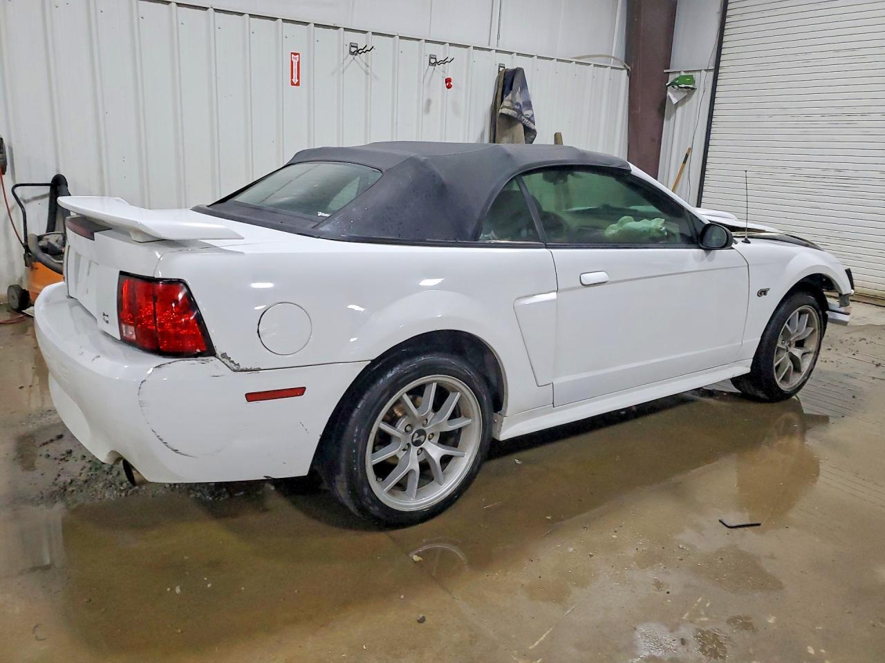 2003 FORD MUSTANG