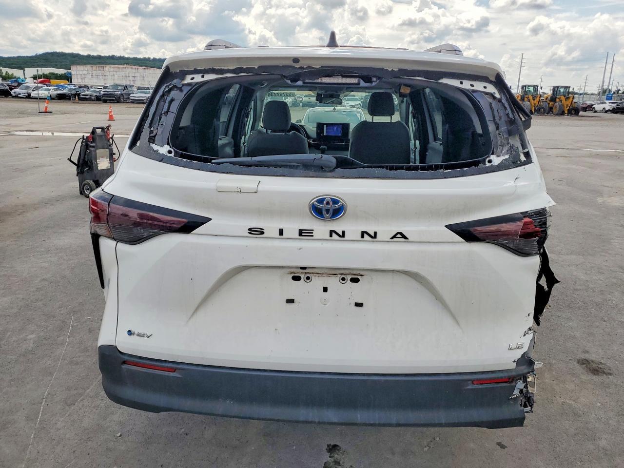 2025 TOYOTA SIENNA