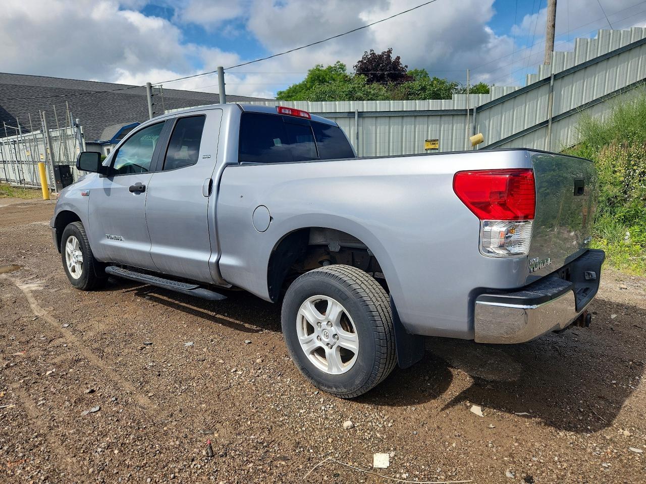 2011 TOYOTA TUNDRA