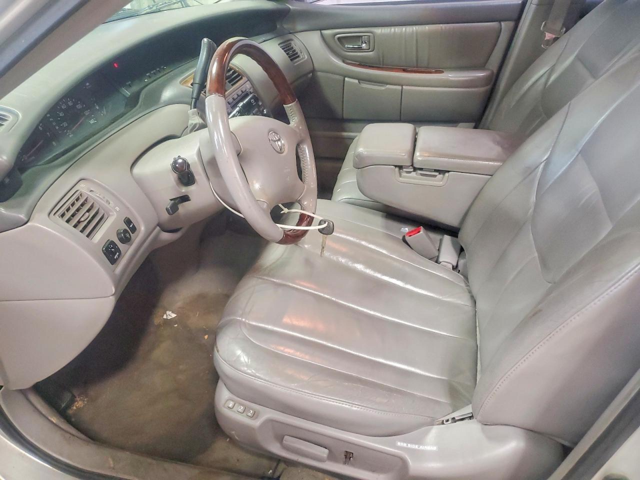 2003 TOYOTA Avalon