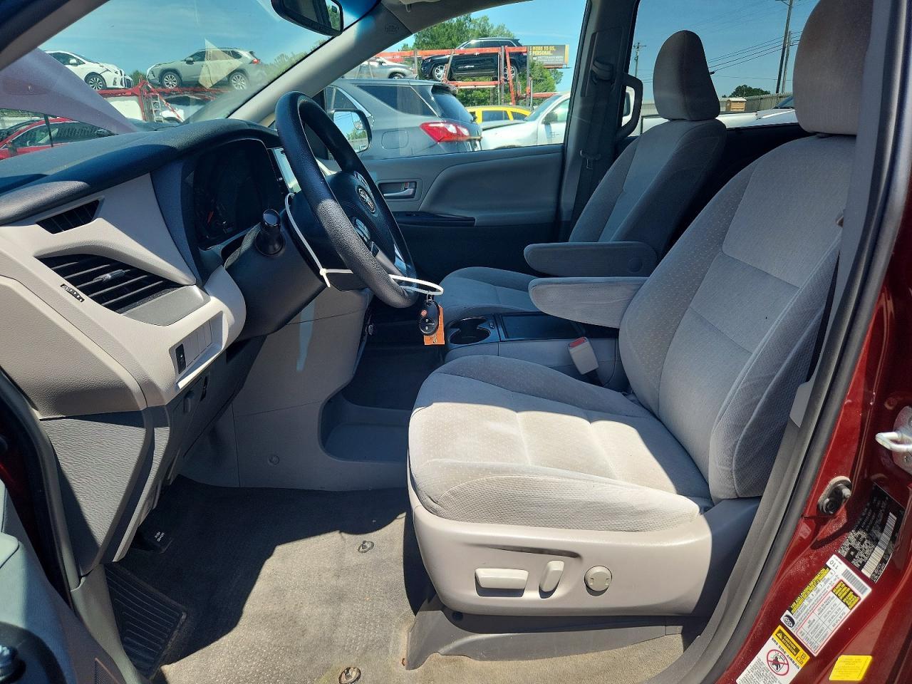 2017 TOYOTA SIENNA