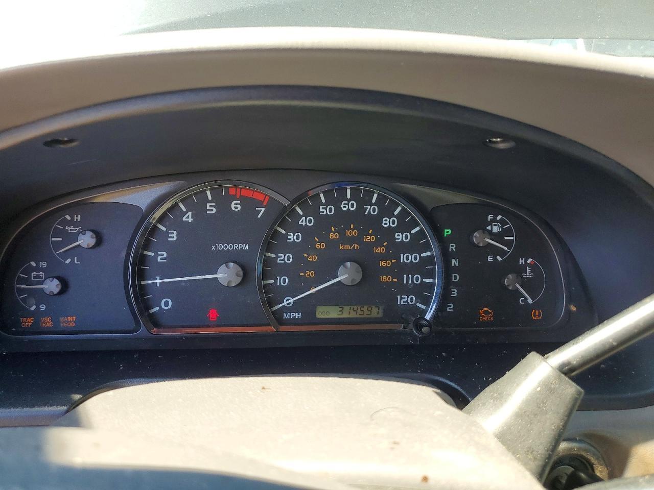 2005 TOYOTA Sequoia