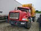 2014 MACK Gu800