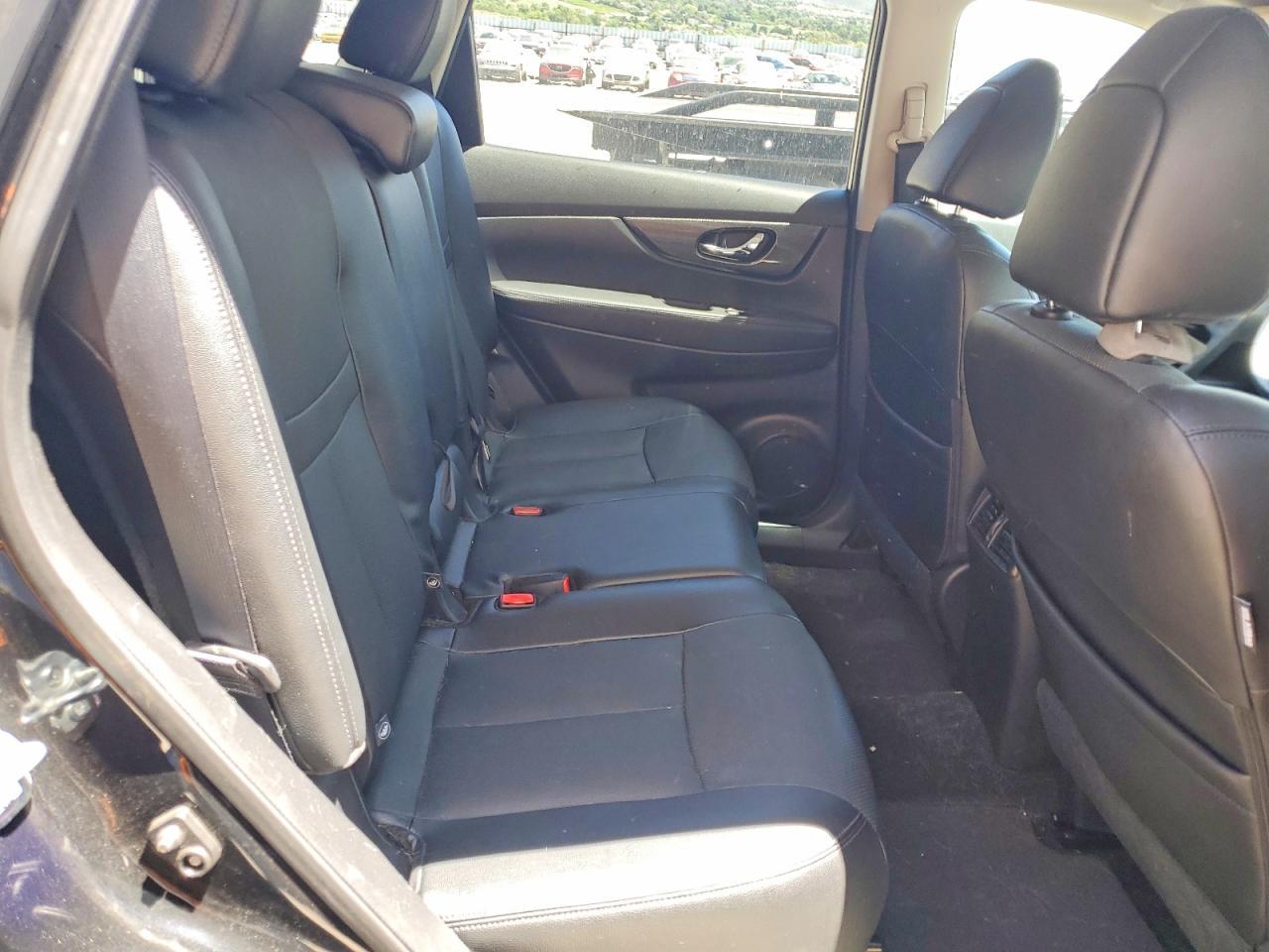 2016 NISSAN ROGUE