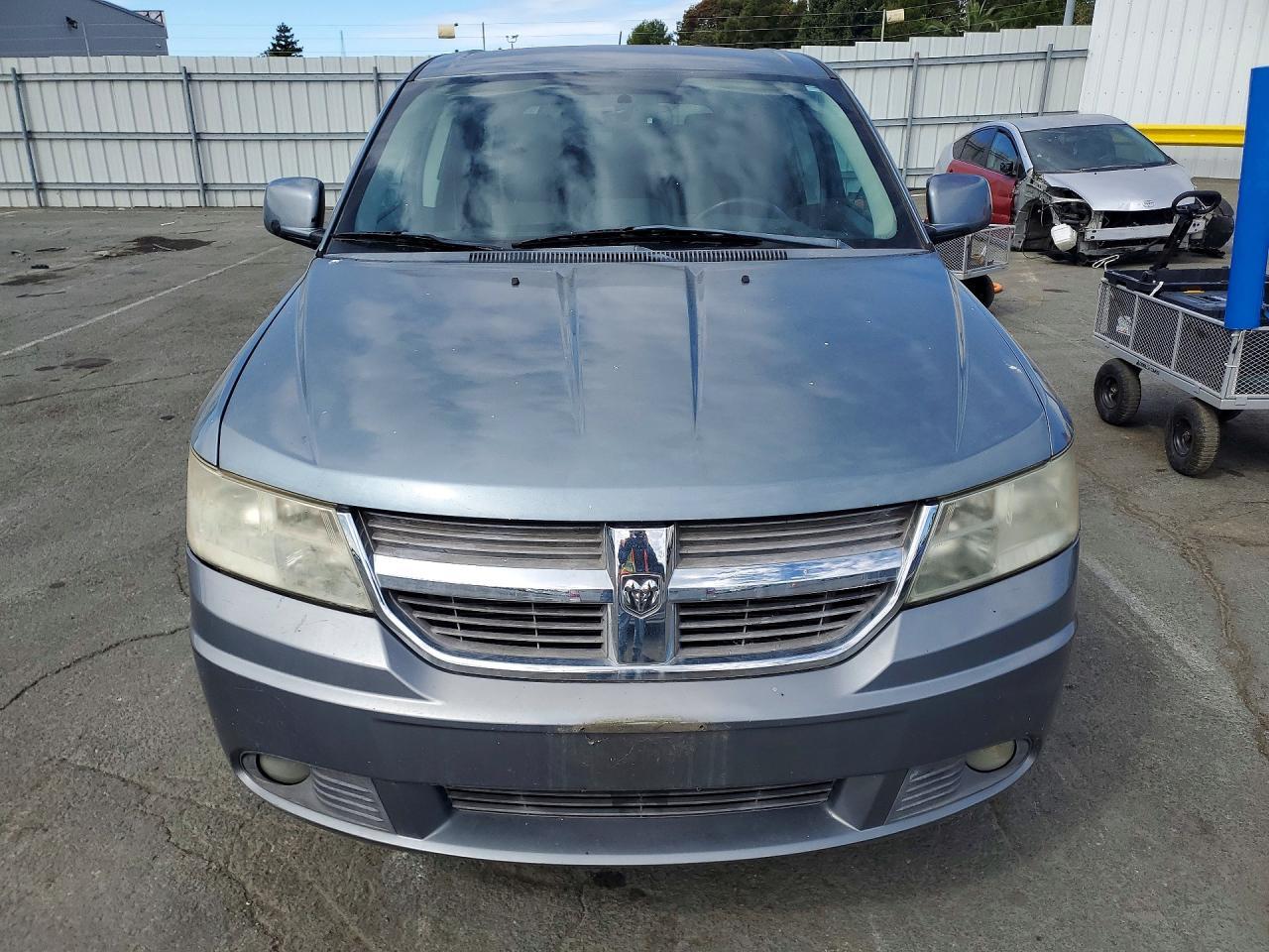 2009 DODGE JOURNEY