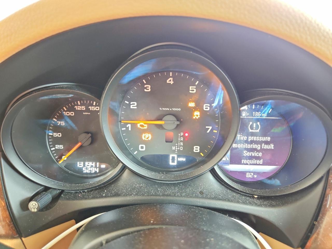 2017 PORSCHE Macan