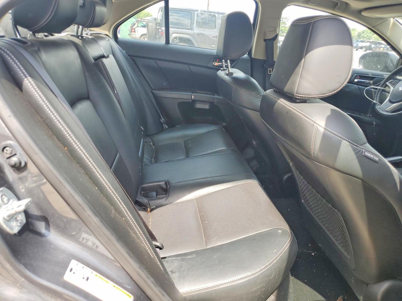 2013 SUZUKI Kizashi