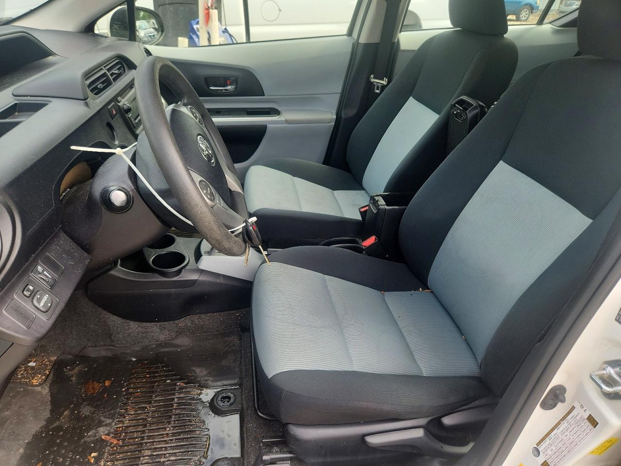 2014 TOYOTA Prius c