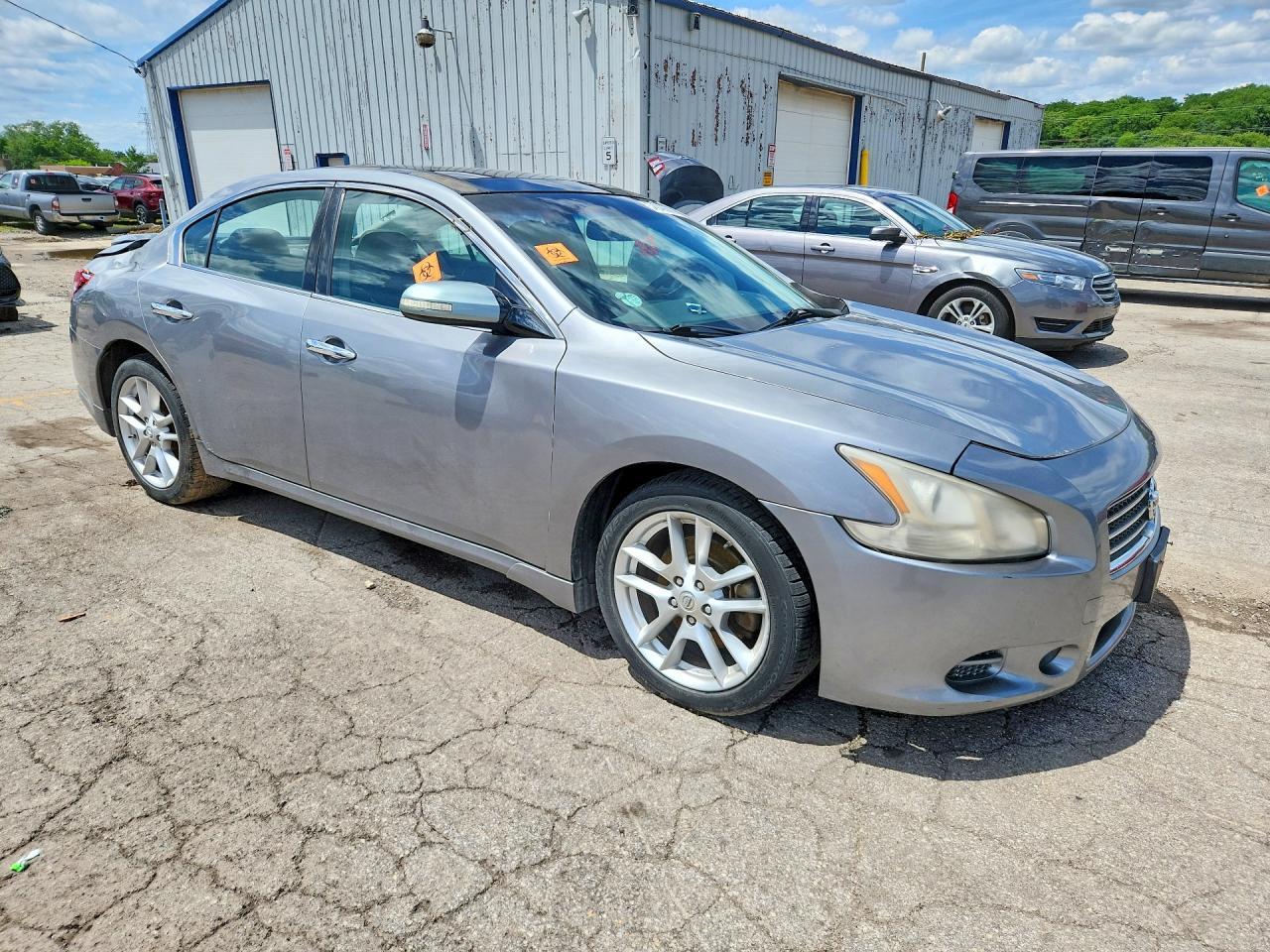 2009 NISSAN Maxima