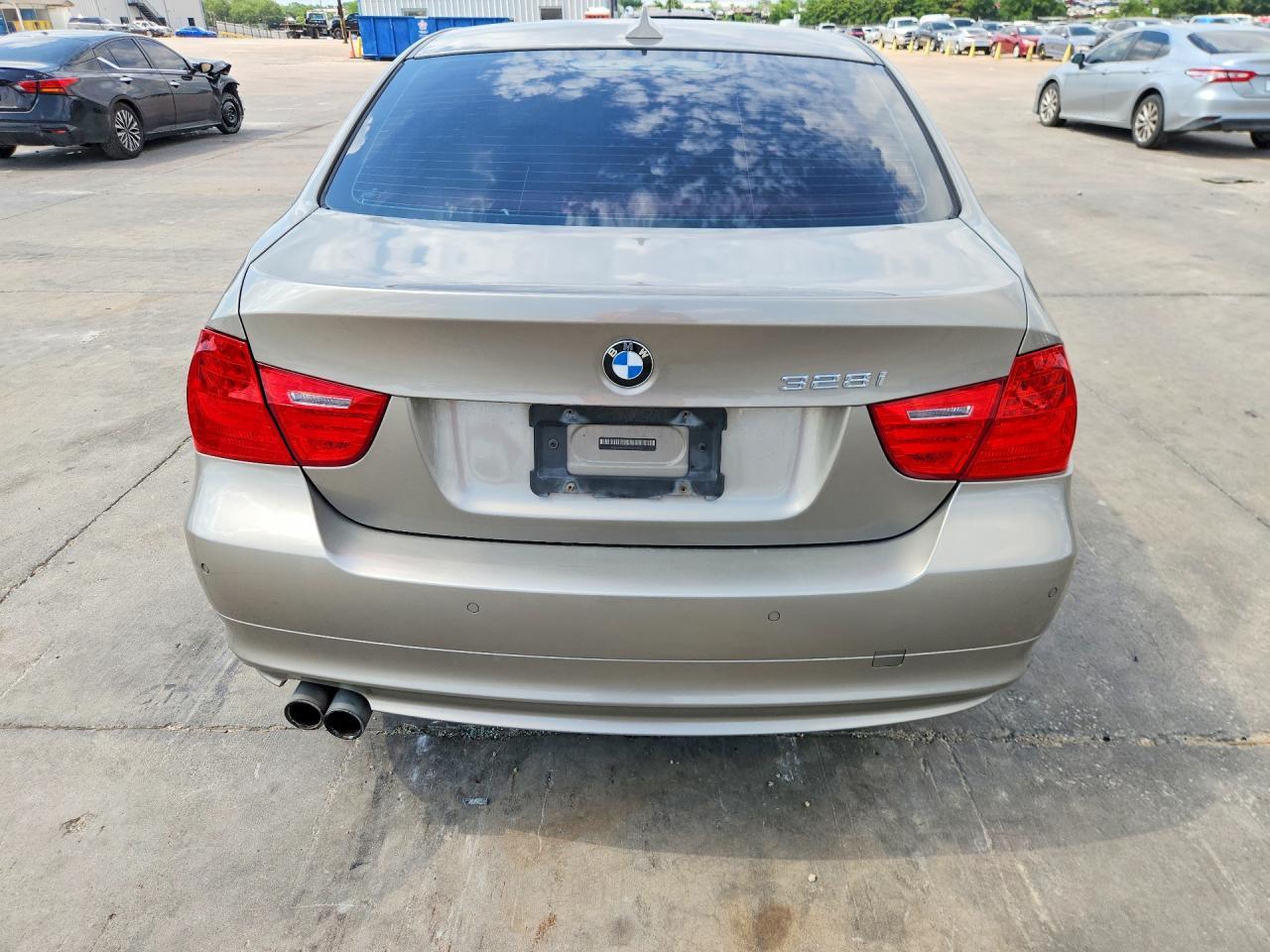 2011 BMW 3 SERIES