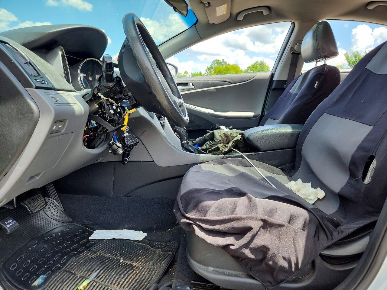 2011 HYUNDAI SONATA