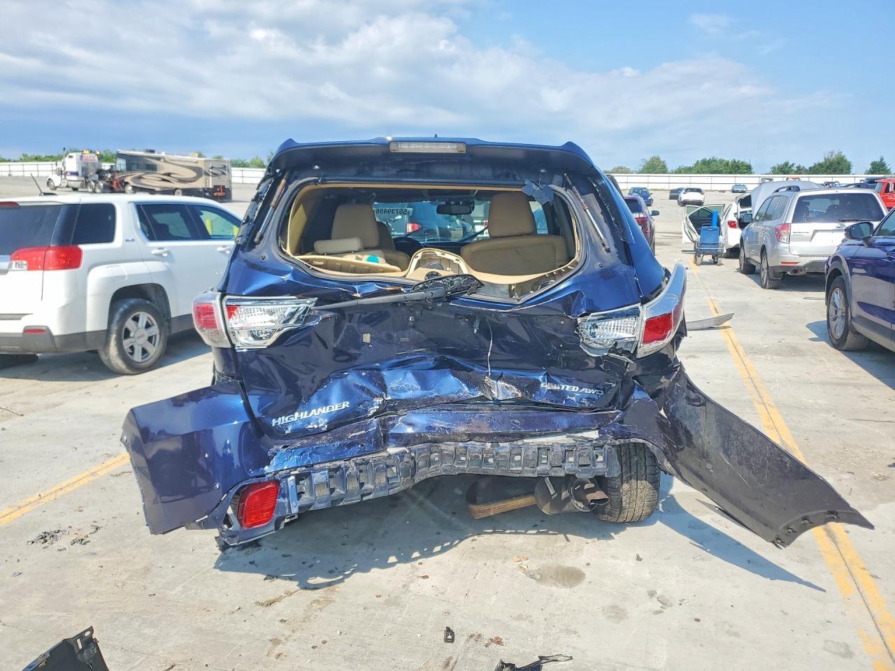 2015 TOYOTA HIGHLANDER