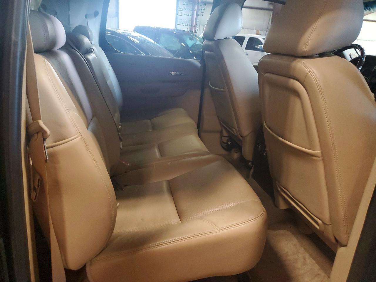 2011 CADILLAC Escalade EXT