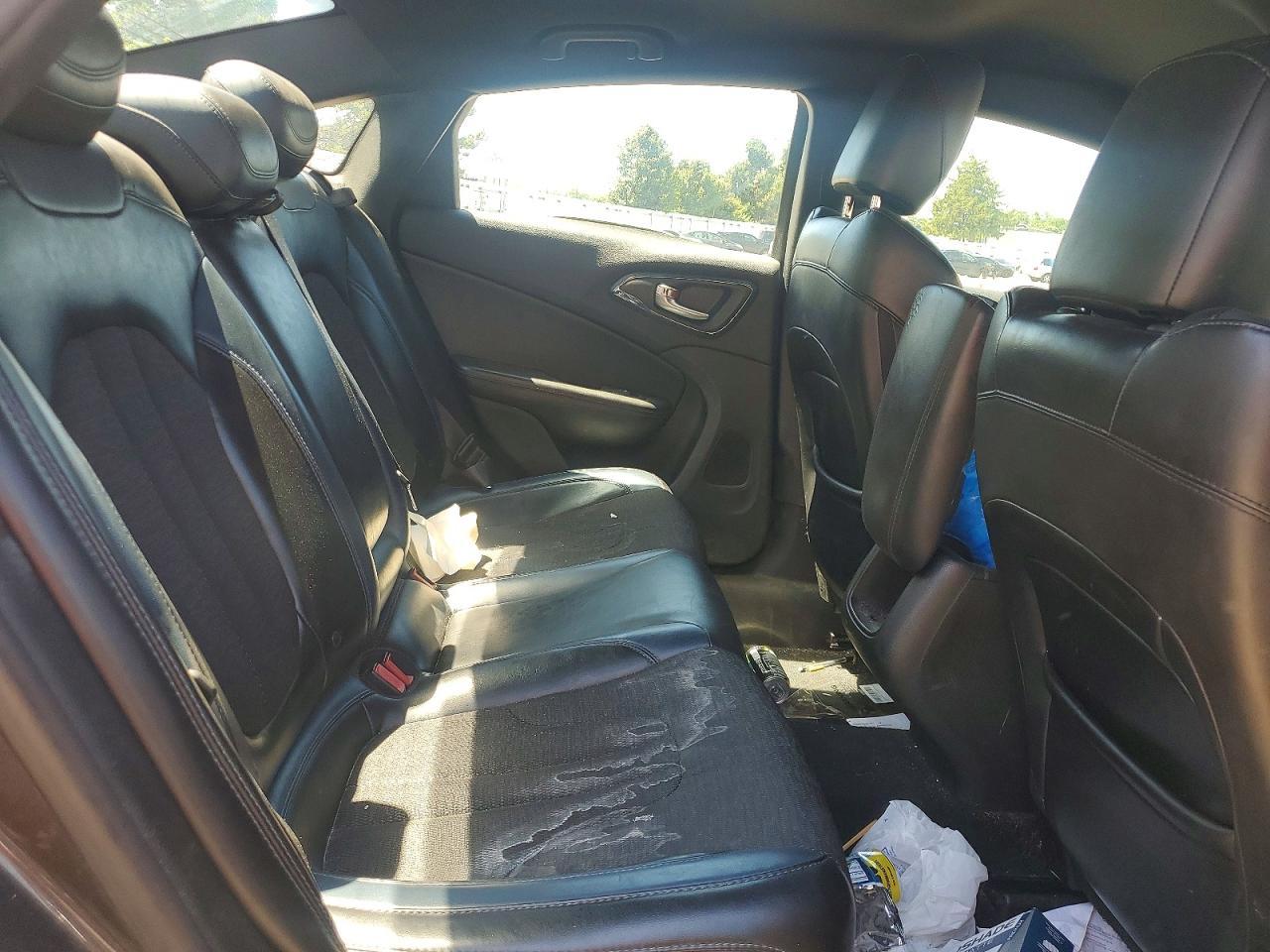 2015 CHRYSLER 200
