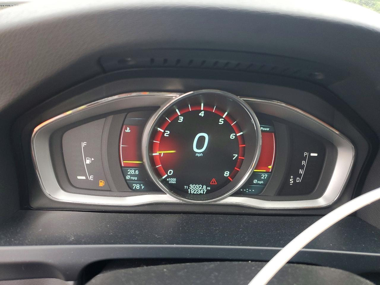 2015 VOLVO V60