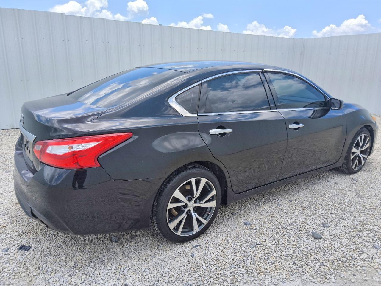 2017 NISSAN ALTIMA