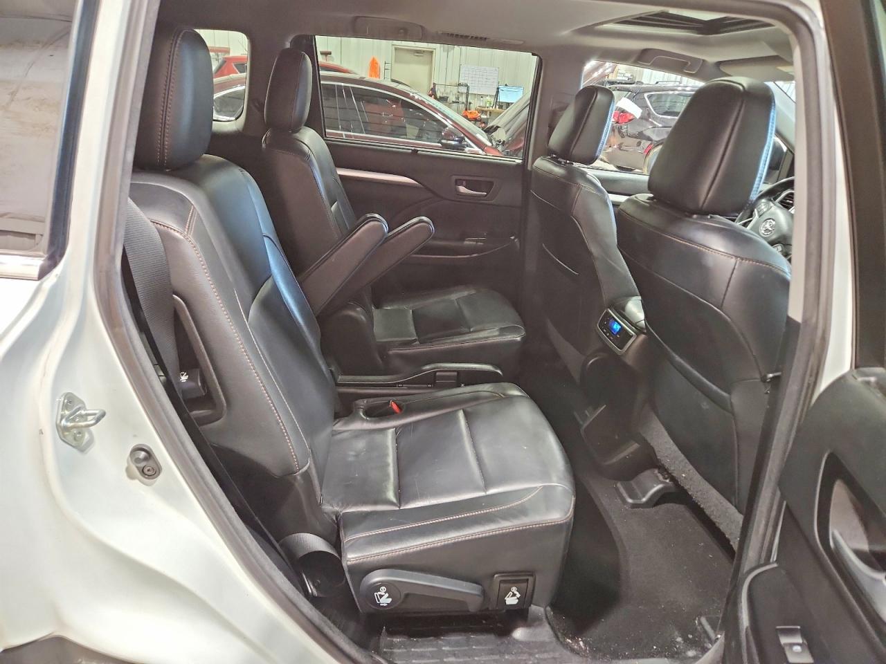 2017 TOYOTA HIGHLANDER