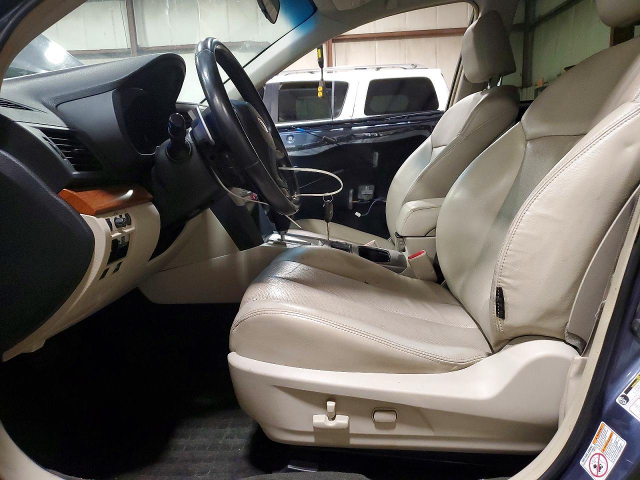 2014 SUBARU Outback