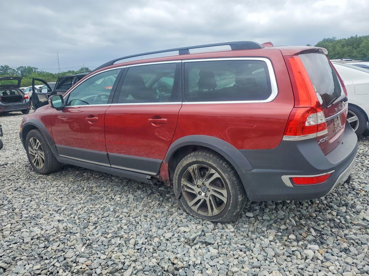 2015 VOLVO XC70