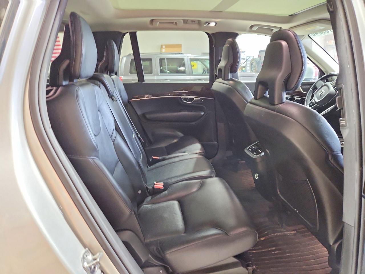 2016 VOLVO XC90