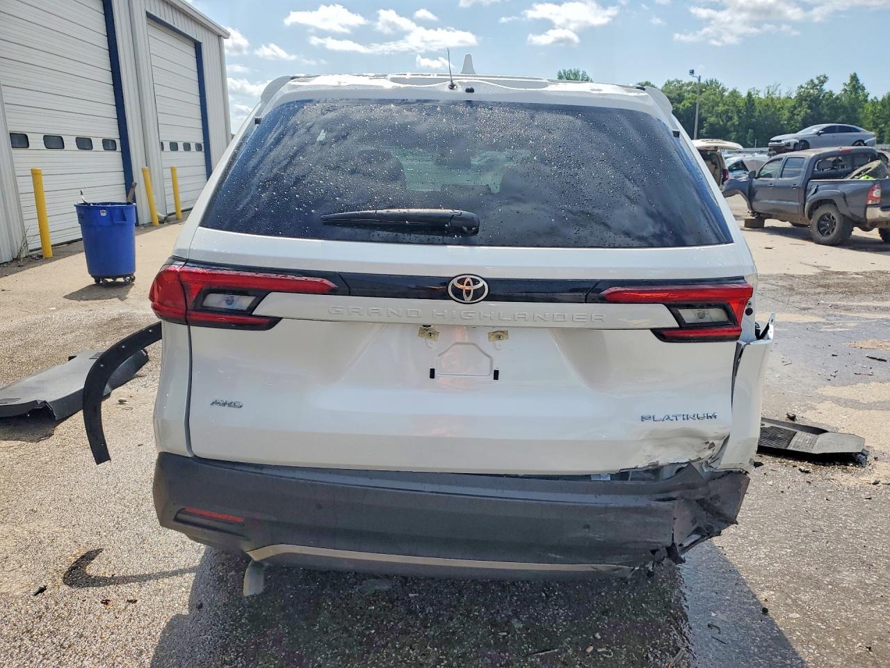 2026 TOYOTA HIGHLANDER