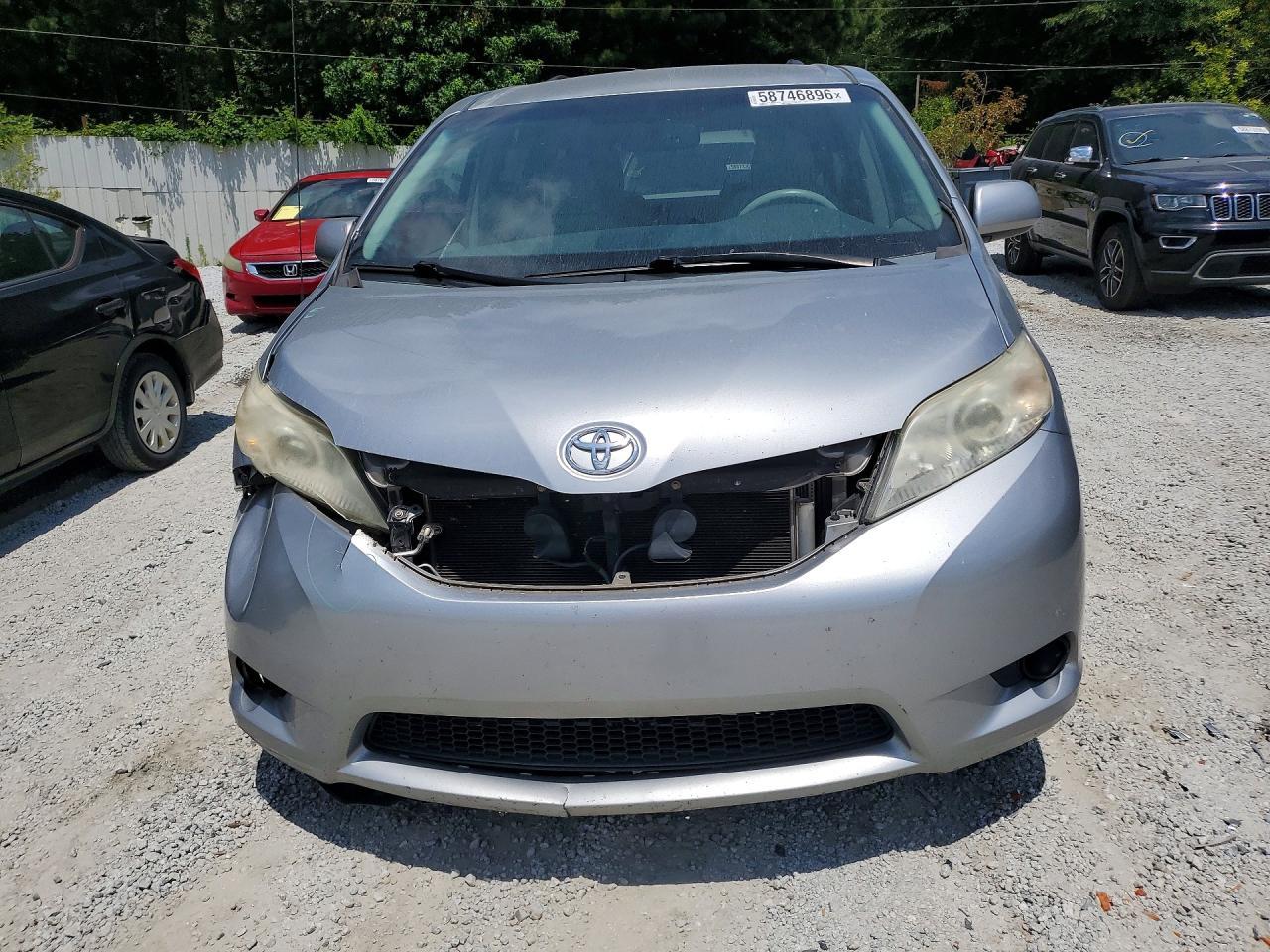 2012 TOYOTA SIENNA