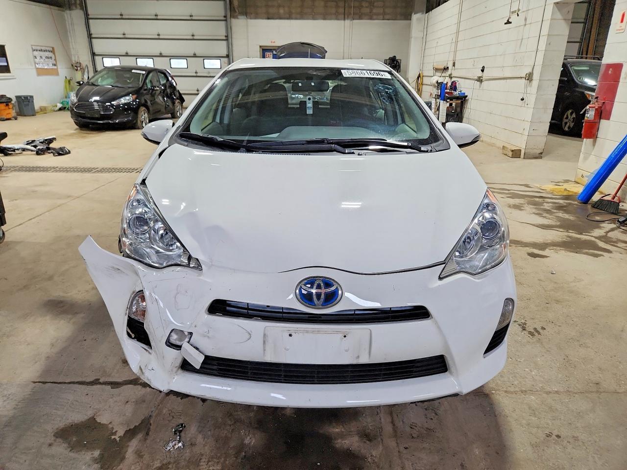 2012 TOYOTA Prius c