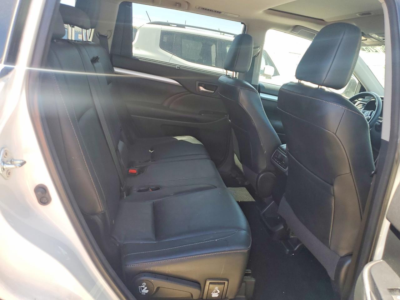 2015 TOYOTA HIGHLANDER