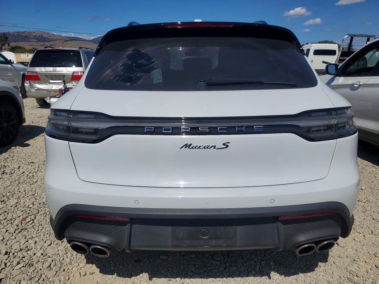 2022 PORSCHE Macan