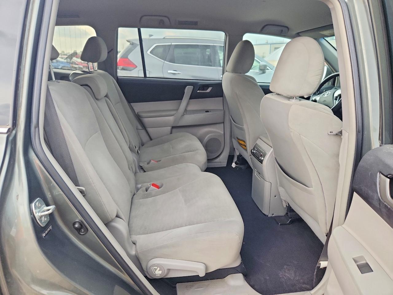 2013 TOYOTA HIGHLANDER