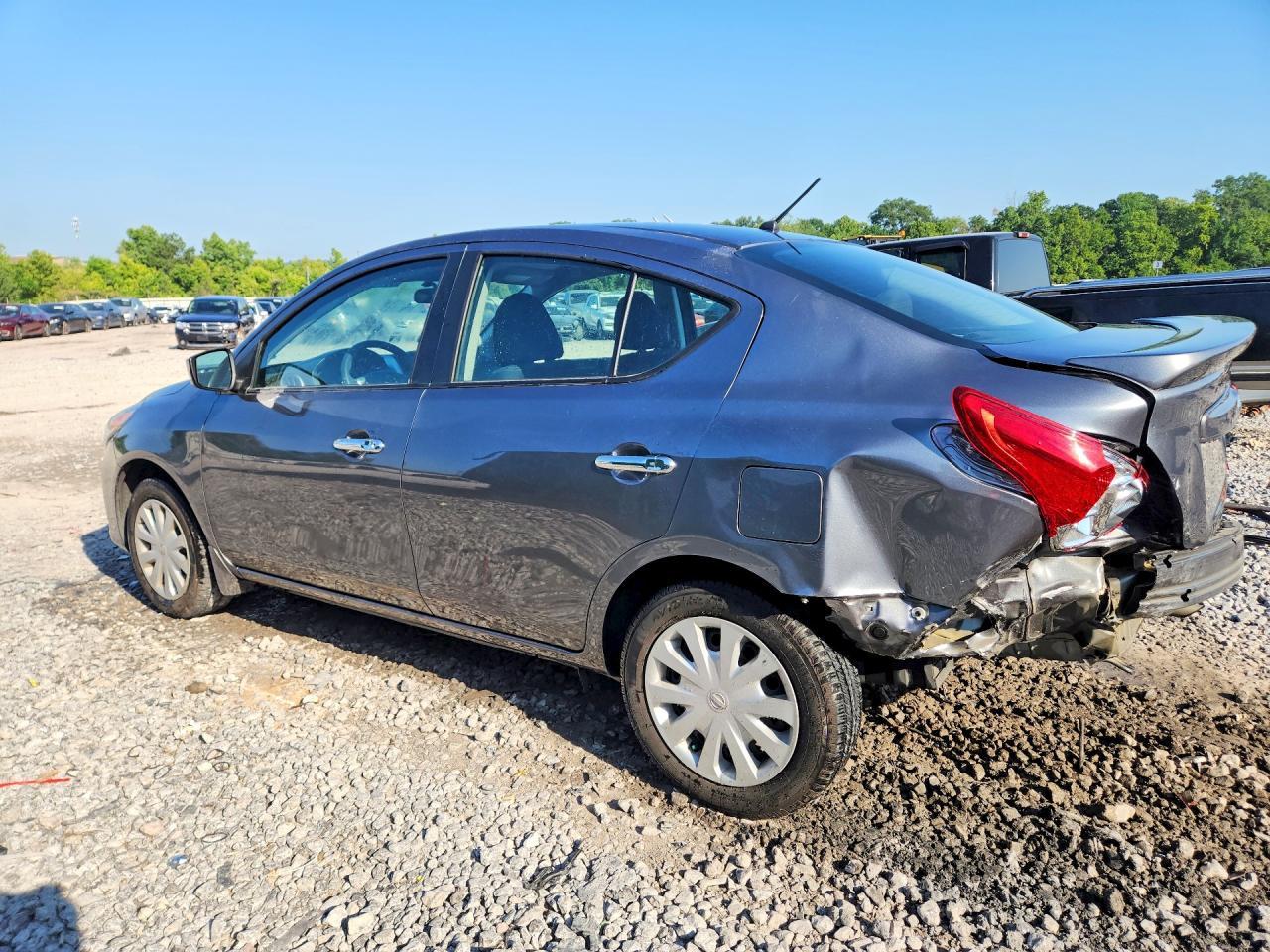 2018 NISSAN VERSA
