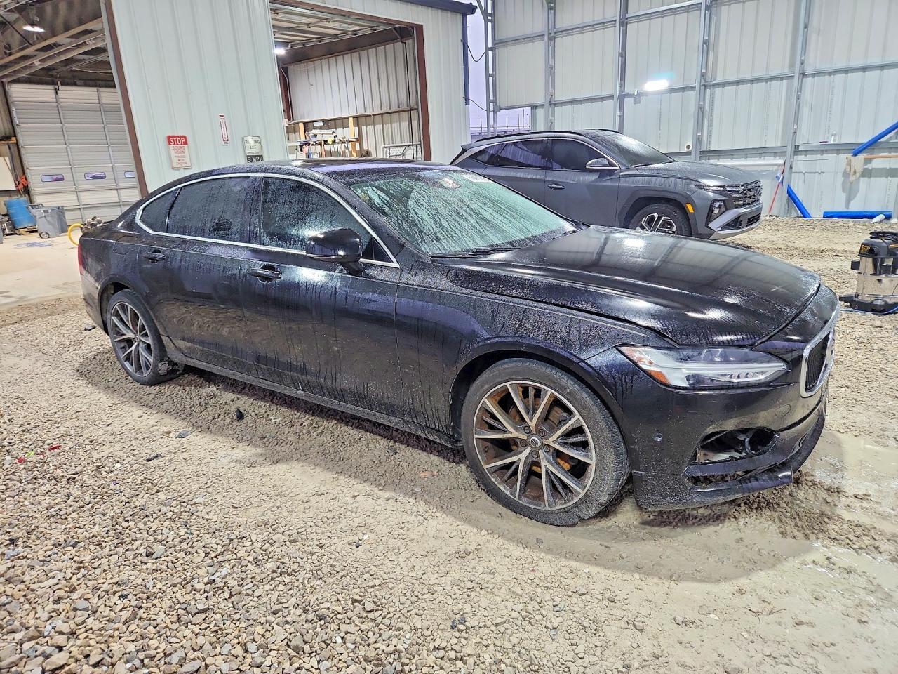 2018 VOLVO S90